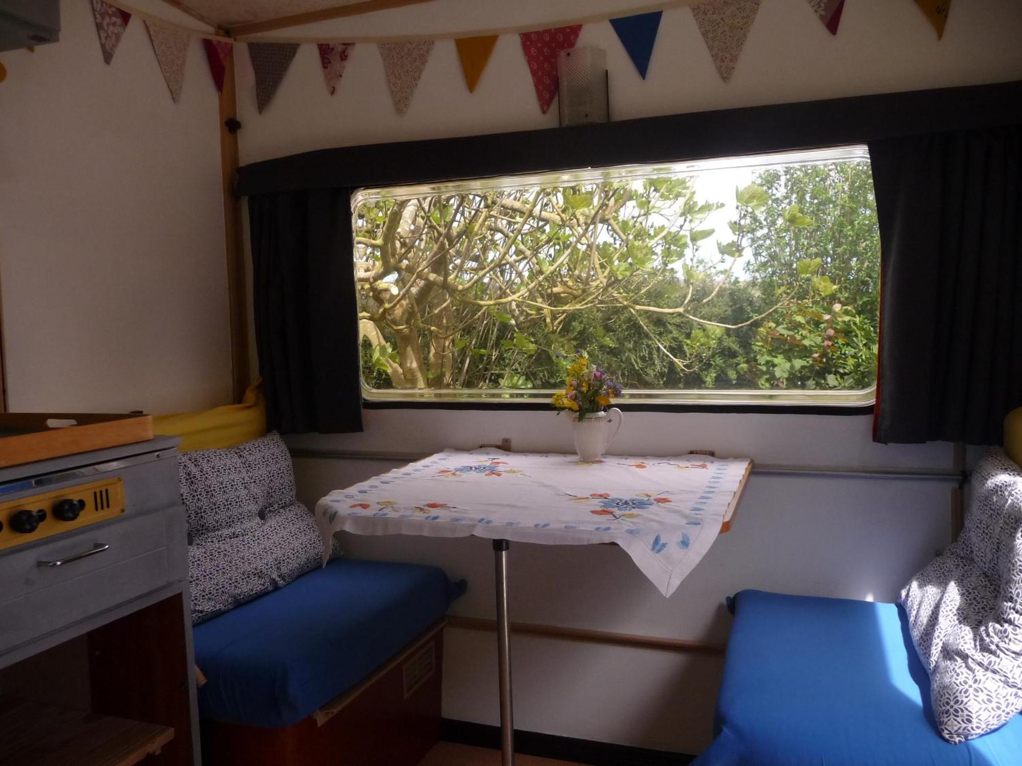 Bretagne Chambre D'Hotes Suite 53M2 Et Caravane Vintage Avec Cuisine Et Salle De Bains Privees Brittany B&B 53M2 Suite And Vintage Caravan Glamping With Private Kitchen And Bathroom Pleumeur-Gautier Ngoại thất bức ảnh